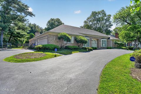 Tiny photo for 4550 Farmington Road, Toledo, OH 43623 (MLS # 10008513)