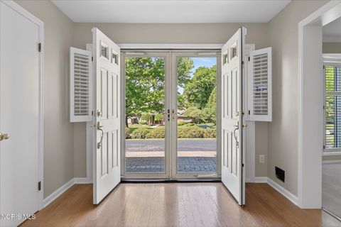 Tiny photo for 4550 Farmington Road, Toledo, OH 43623 (MLS # 10008513)
