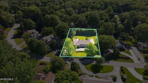 Tiny photo for 4550 Farmington Road, Toledo, OH 43623 (MLS # 10008513)
