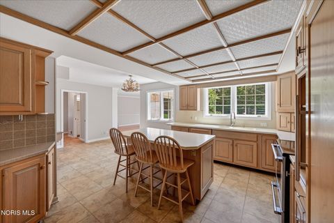 Tiny photo for 4550 Farmington Road, Toledo, OH 43623 (MLS # 10008513)