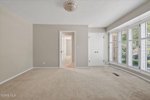 Tiny photo for 4550 Farmington Road, Toledo, OH 43623 (MLS # 10008513)