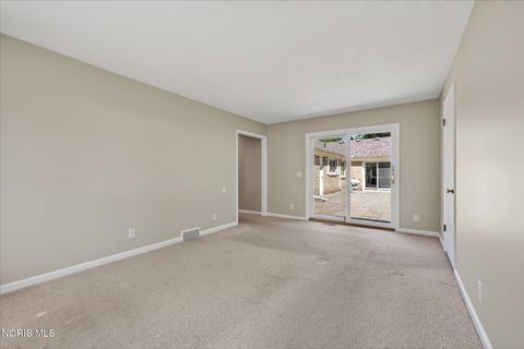 Tiny photo for 4550 Farmington Road, Toledo, OH 43623 (MLS # 10008513)
