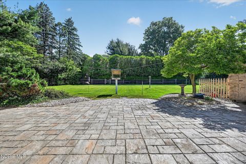 Tiny photo for 4550 Farmington Road, Toledo, OH 43623 (MLS # 10008513)