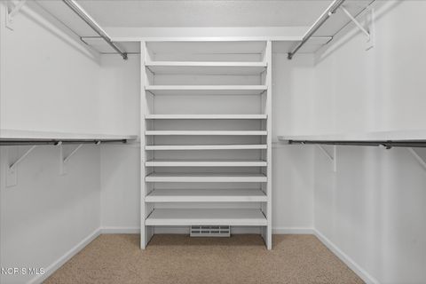 Tiny photo for 4550 Farmington Road, Toledo, OH 43623 (MLS # 10008513)
