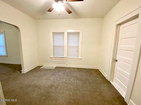 Tiny photo for 541 Myers Street, Toledo, OH 43609 (MLS # 10007599)