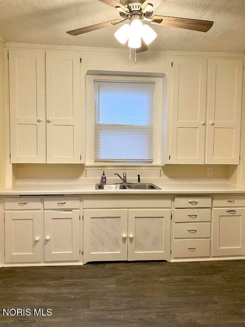 Tiny photo for 541 Myers Street, Toledo, OH 43609 (MLS # 10007599)