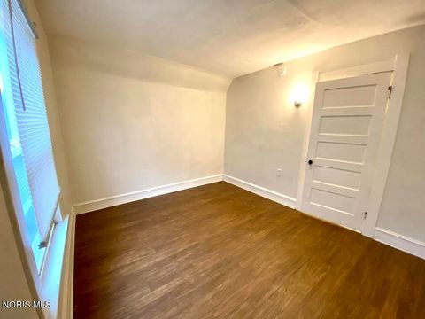 Tiny photo for 541 Myers Street, Toledo, OH 43609 (MLS # 10007599)