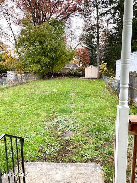 Tiny photo for 541 Myers Street, Toledo, OH 43609 (MLS # 10007599)