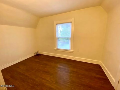Tiny photo for 541 Myers Street, Toledo, OH 43609 (MLS # 10007599)