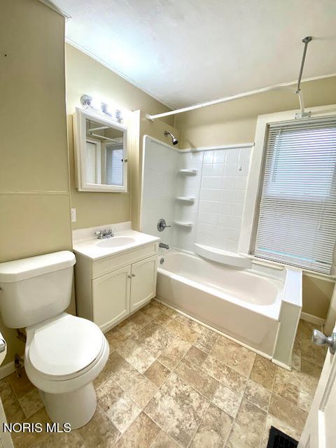 Tiny photo for 541 Myers Street, Toledo, OH 43609 (MLS # 10007599)