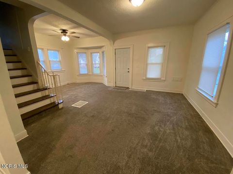 Tiny photo for 541 Myers Street, Toledo, OH 43609 (MLS # 10007599)
