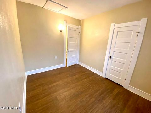 Tiny photo for 541 Myers Street, Toledo, OH 43609 (MLS # 10007599)