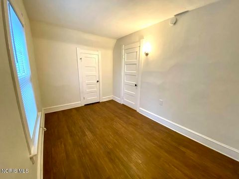 Tiny photo for 541 Myers Street, Toledo, OH 43609 (MLS # 10007599)