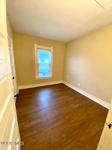 Tiny photo for 541 Myers Street, Toledo, OH 43609 (MLS # 10007599)