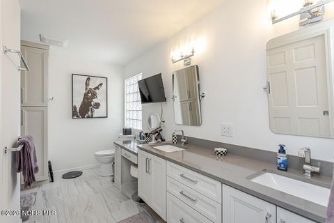 Tiny photo for 6744 W Meadows Lane, Maumee, OH 43537 (MLS # 10003709)