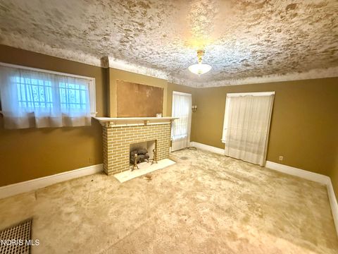 Tiny photo for 975 Woodland Avenue, Toledo, OH 43607 (MLS # 10007931)