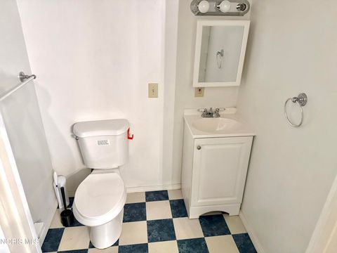 Tiny photo for 975 Woodland Avenue, Toledo, OH 43607 (MLS # 10007931)