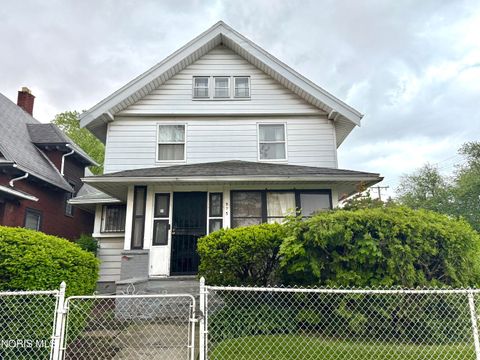 Photo of 975 Woodland Avenue, Toledo, OH 43607 (MLS # 10007931)