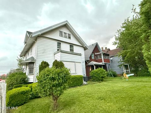 Tiny photo for 975 Woodland Avenue, Toledo, OH 43607 (MLS # 10007931)