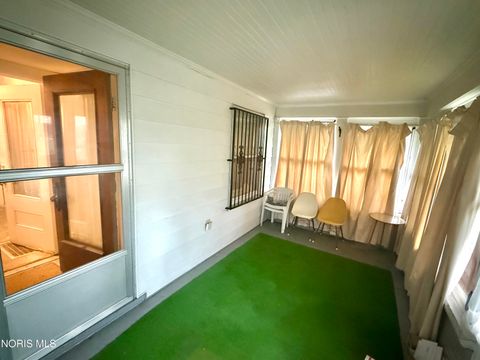 Tiny photo for 975 Woodland Avenue, Toledo, OH 43607 (MLS # 10007931)