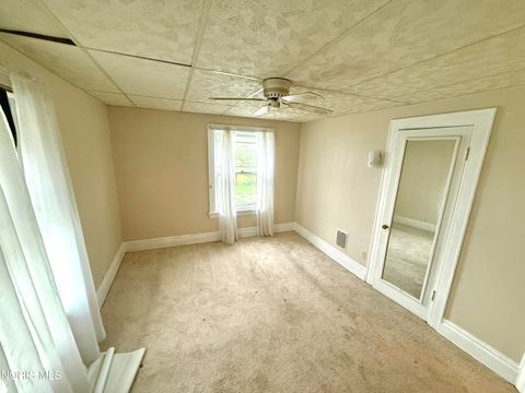 Tiny photo for 975 Woodland Avenue, Toledo, OH 43607 (MLS # 10007931)