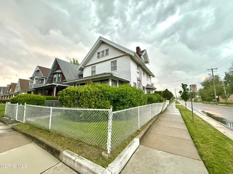 Tiny photo for 975 Woodland Avenue, Toledo, OH 43607 (MLS # 10007931)