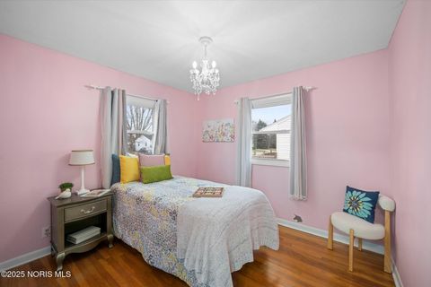 Tiny photo for 426 Southdale Road, Toledo, OH 43612 (MLS # 10001983)