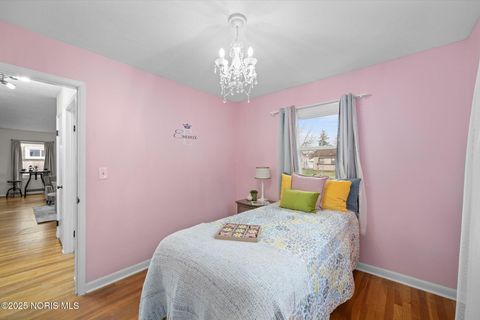 Tiny photo for 426 Southdale Road, Toledo, OH 43612 (MLS # 10001983)