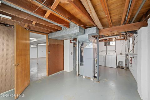 Tiny photo for 426 Southdale Road, Toledo, OH 43612 (MLS # 10001983)