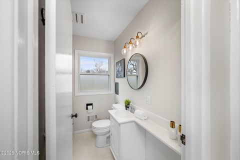 Tiny photo for 426 Southdale Road, Toledo, OH 43612 (MLS # 10001983)