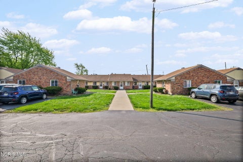 Homes For Sale - 811-923 Gibbs Street<br/> Lucas County, Maumee, OH 43537
