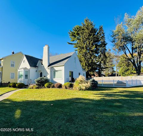 Tiny photo for 2220 Beaufort Avenue, Toledo, OH 43613 (MLS # 10000917)