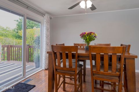 Tiny photo for 192 Birchcrest Drive, Perrysburg, OH 43551 (MLS # 10008112)