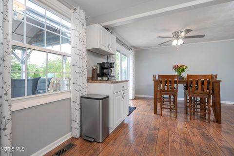 Tiny photo for 192 Birchcrest Drive, Perrysburg, OH 43551 (MLS # 10008112)