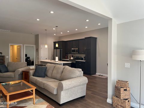 Tiny photo for 3402 Moonlit Pass Pass, Monclova, OH 43542 (MLS # 10004149)