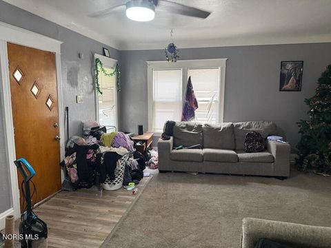 Tiny photo for 2611 Chase Street, Toledo, OH 43611 (MLS # 10009635)
