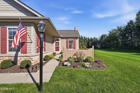 Tiny photo for 9856 Connor Lake Circle, Perrysburg, OH 43551 (MLS # 10014094)