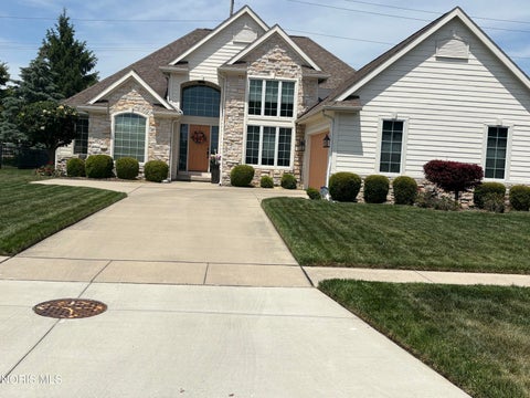 Photo of 9360 Saint Angelas Way, Sylvania, OH 43560 (MLS # 10008922)