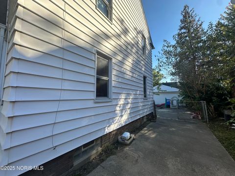 Tiny photo for 535 Waybridge Road, Toledo, OH 43612 (MLS # 10000356)
