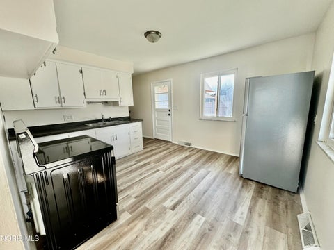 Tiny photo for 2716 112th Street, Toledo, OH 43611 (MLS # 10014273)