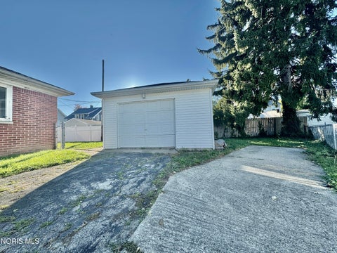 Tiny photo for 2716 112th Street, Toledo, OH 43611 (MLS # 10014273)