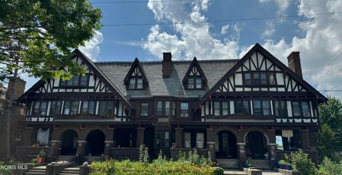 Multifamily For Sale - 2341 Parkwood Avenue<br/> Toledo, OH 43620