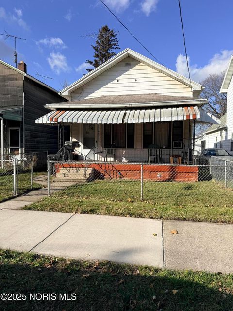 Photo of 1631 N Erie Street, Toledo, OH 43604 (MLS # 10001510)