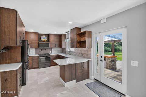 Tiny photo for 4545 Indian Road, Ottawa Hills, OH 43615 (MLS # 10011272)