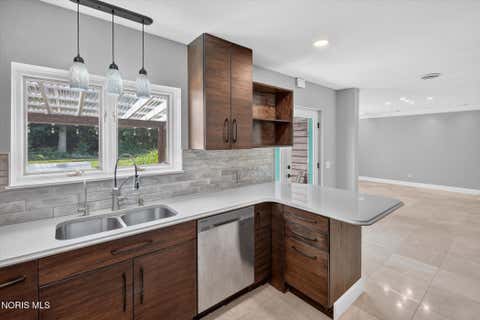 Tiny photo for 4545 Indian Road, Ottawa Hills, OH 43615 (MLS # 10011272)