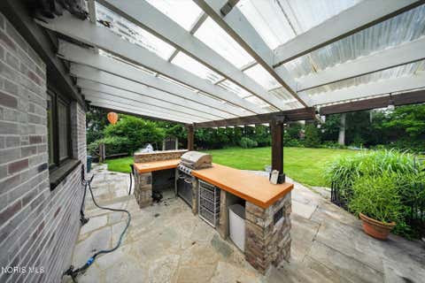Tiny photo for 4545 Indian Road, Ottawa Hills, OH 43615 (MLS # 10011272)
