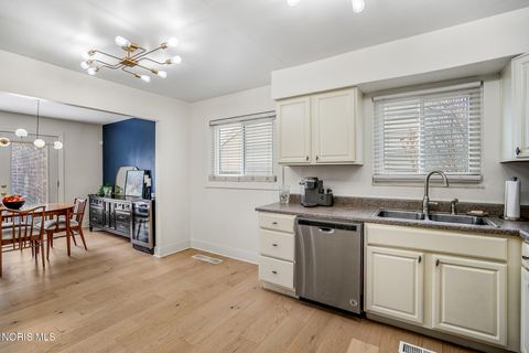 Tiny photo for 524 Bennington Drive, Maumee, OH 43537 (MLS # 10005343)