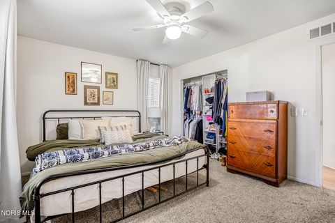 Tiny photo for 524 Bennington Drive, Maumee, OH 43537 (MLS # 10005343)