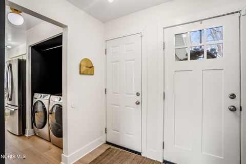 Tiny photo for 524 Bennington Drive, Maumee, OH 43537 (MLS # 10005343)