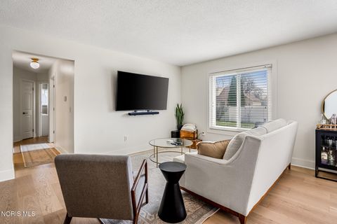 Tiny photo for 524 Bennington Drive, Maumee, OH 43537 (MLS # 10005343)